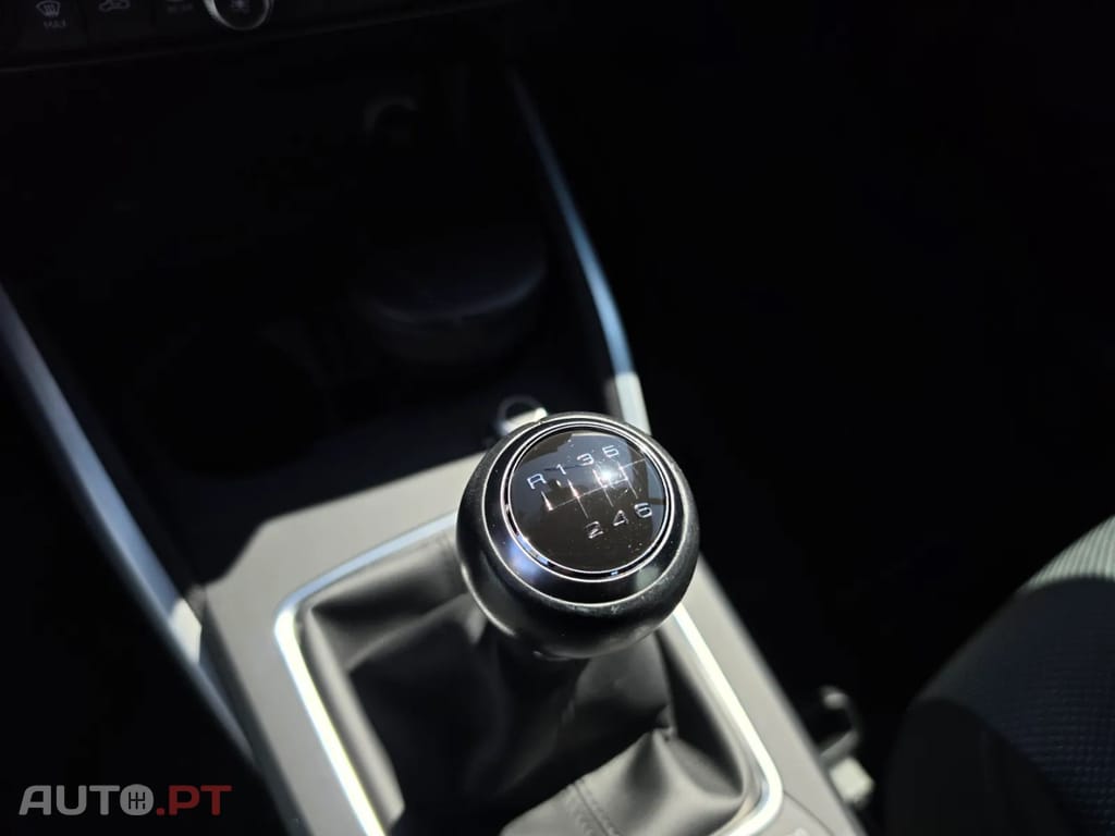 Audi Q2 1.6 TDI Design — fotografia 20