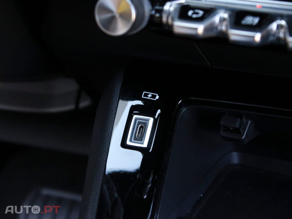 Peugeot 2008 1.2 PureTech Allure EAT8