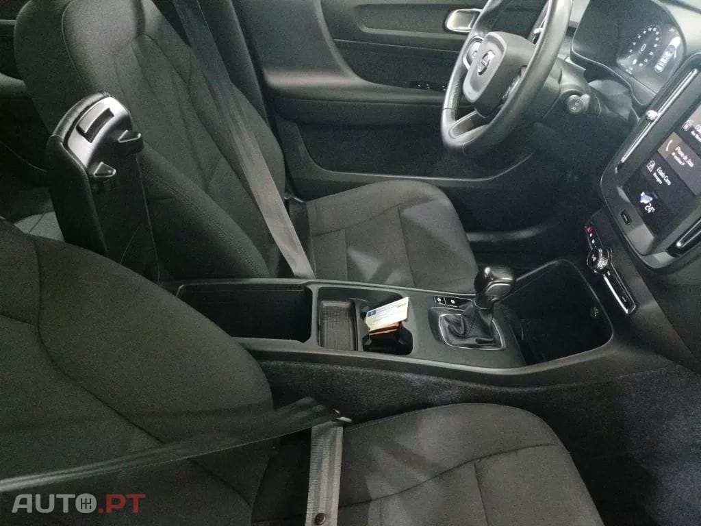 Volvo XC40 1.5 T2 Momentum Core