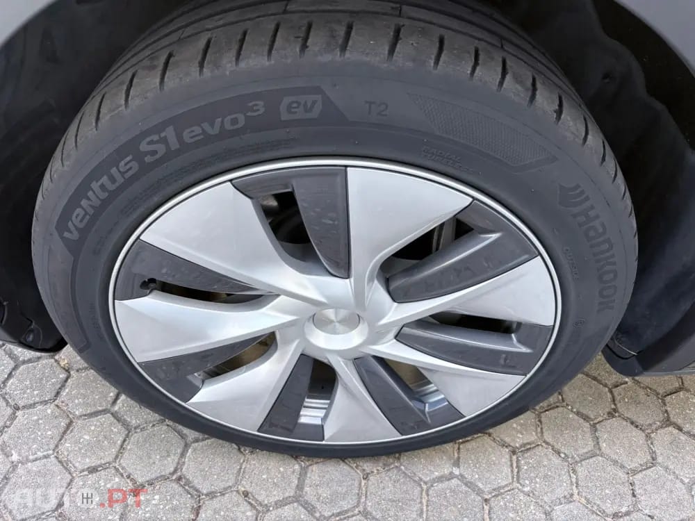 Tesla Model Y Long Range Tração Integral