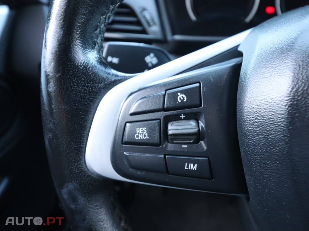 BMW 225 225xe Active Tourer advantage