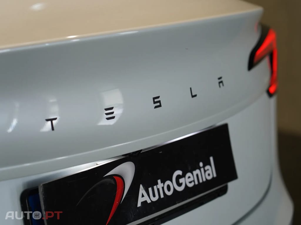 Tesla Model 3 Tração Traseira