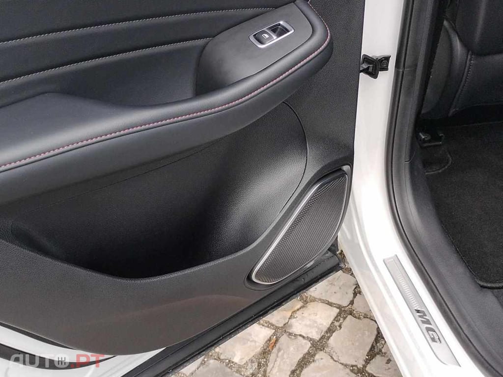 MG EHS Luxury Híbrido Plug-in