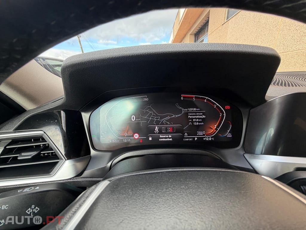 BMW 318 d Pack Desportivo M Auto