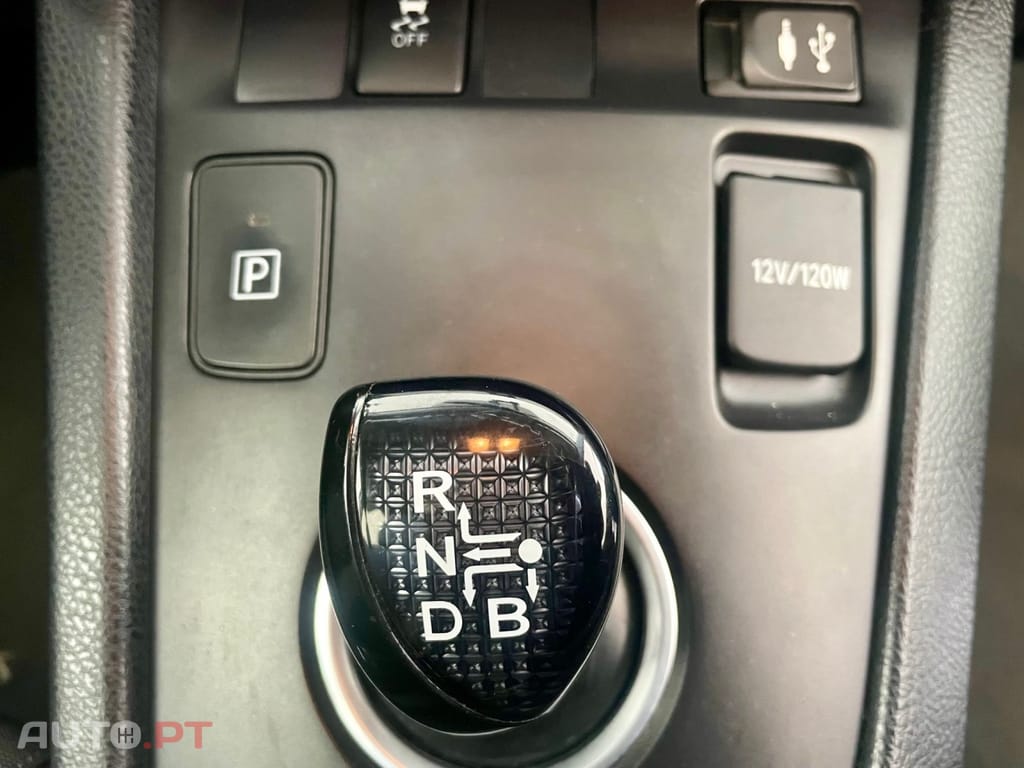 Toyota Auris 1.8 HSD Comfort +P.Sport+Navi