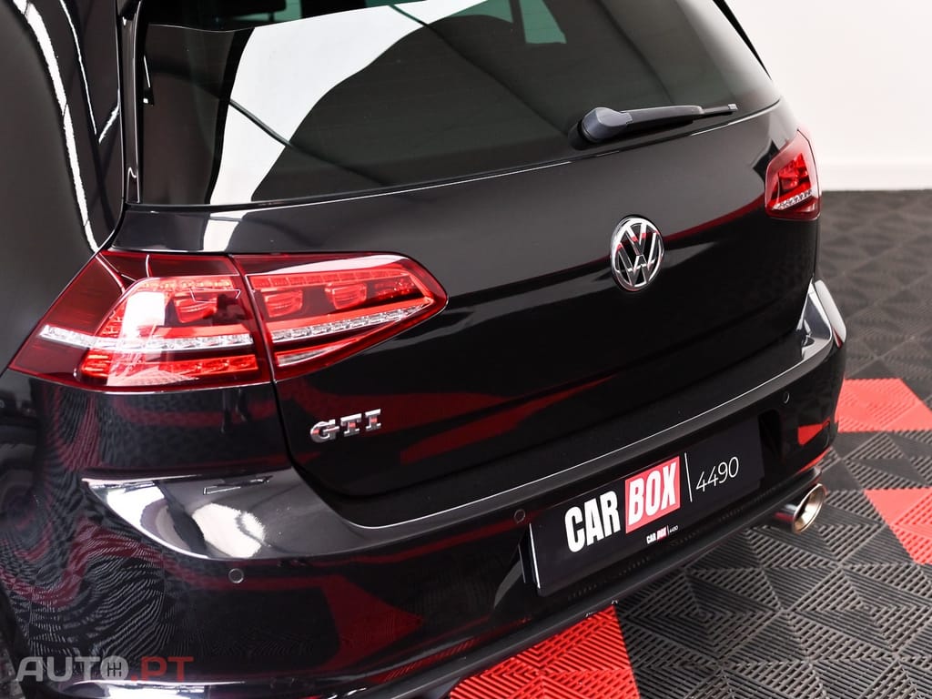 Volkswagen Golf 2.0 TSI GTI DSG