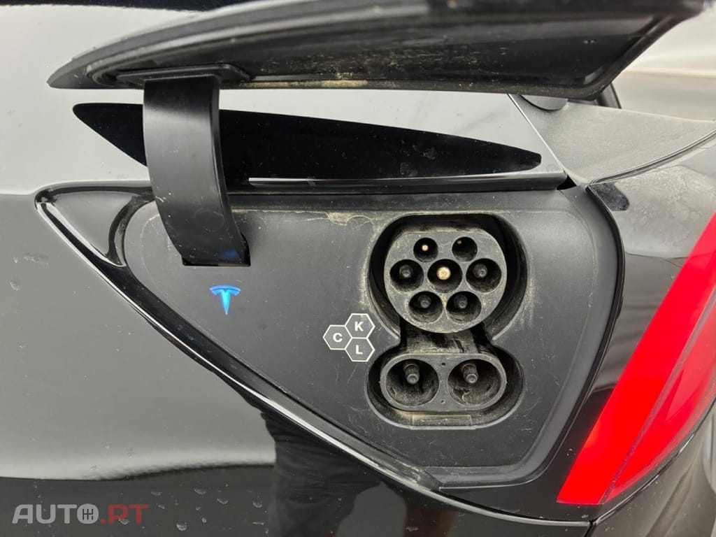 Tesla Model Y Long Range Dual Motor AWD