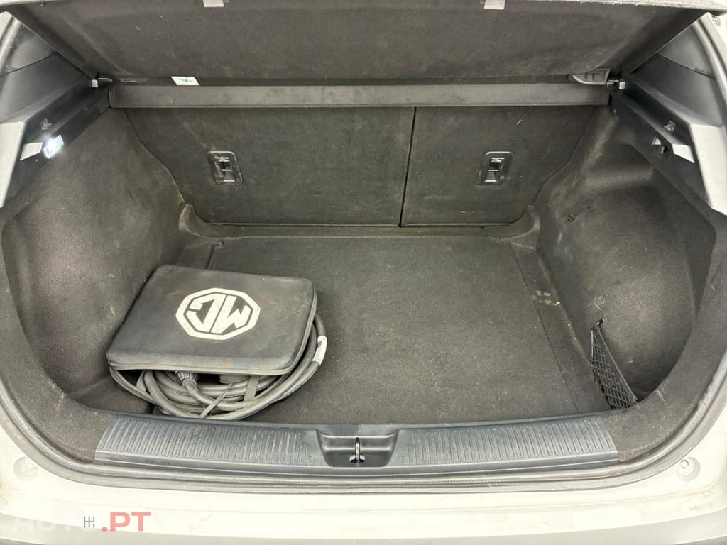 MG MG4 EV Standard 2WD