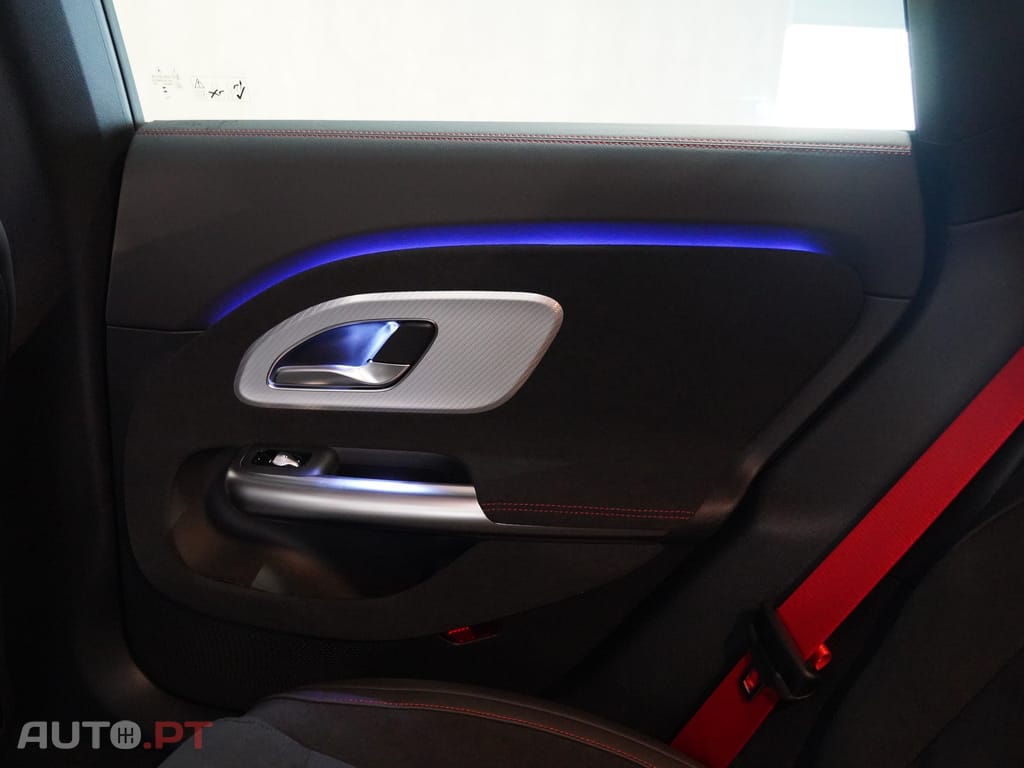 Mercedes-Benz CLA 250 com tecnologia EQ