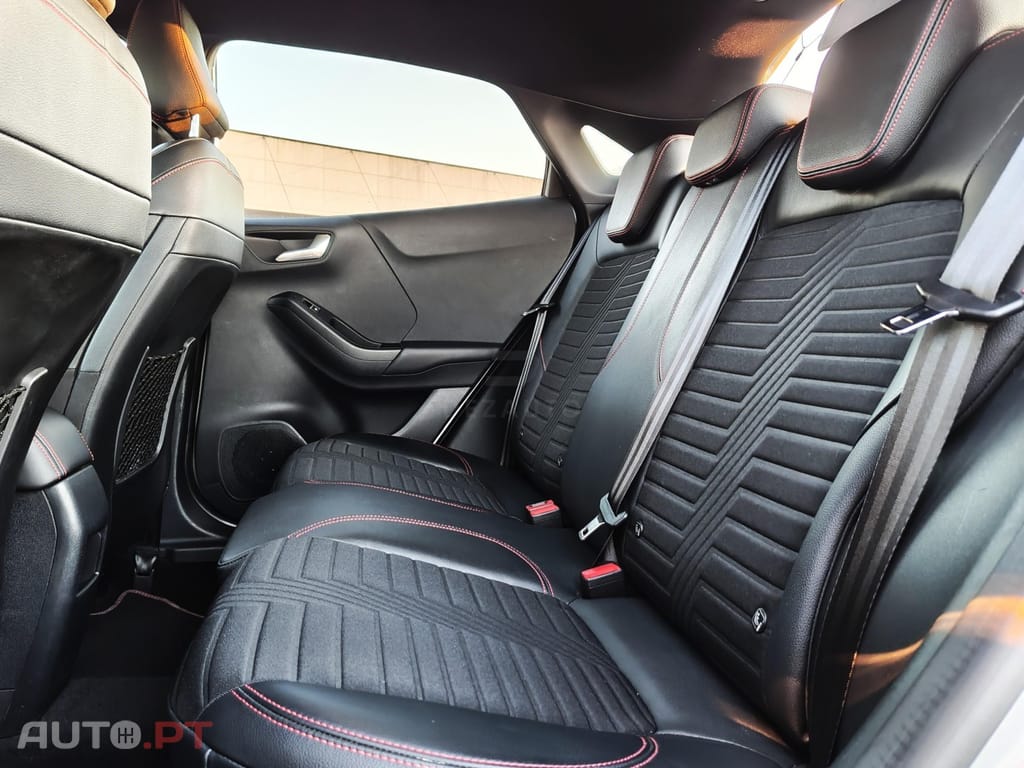 Ford Puma 1.0 EcoBoost MHEV ST-Line X