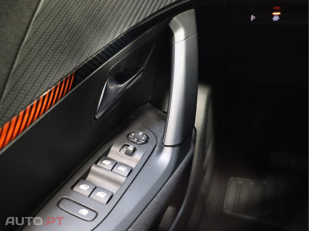 Peugeot 2008 1.5 BlueHDi  Active Pack EAT8