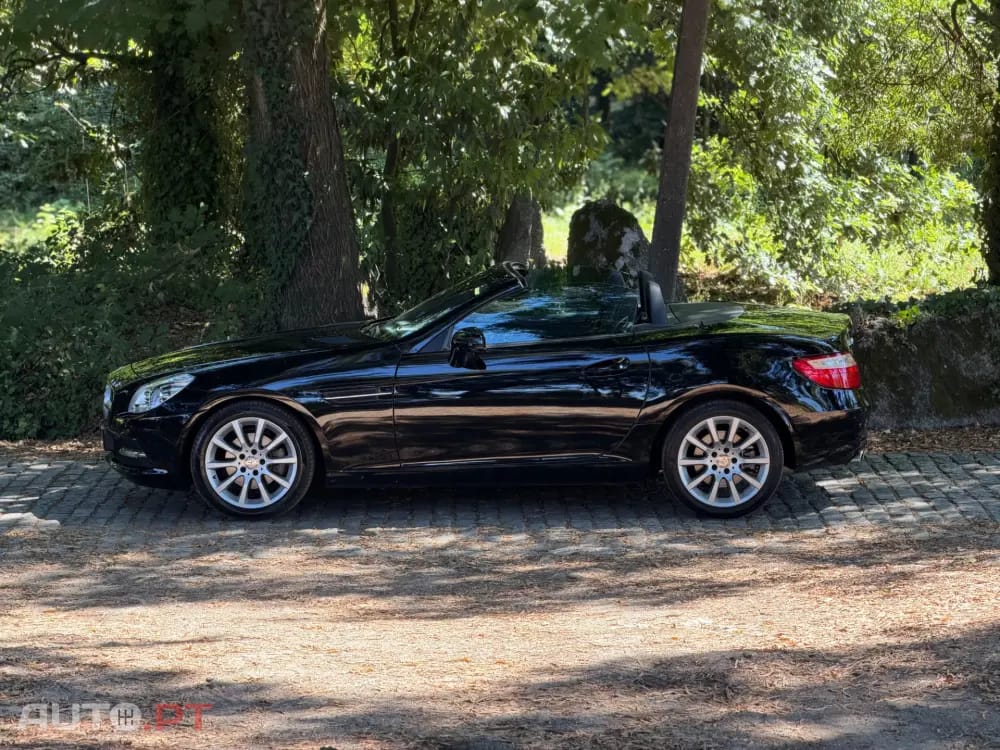 Mercedes-Benz SLK 200 Outro