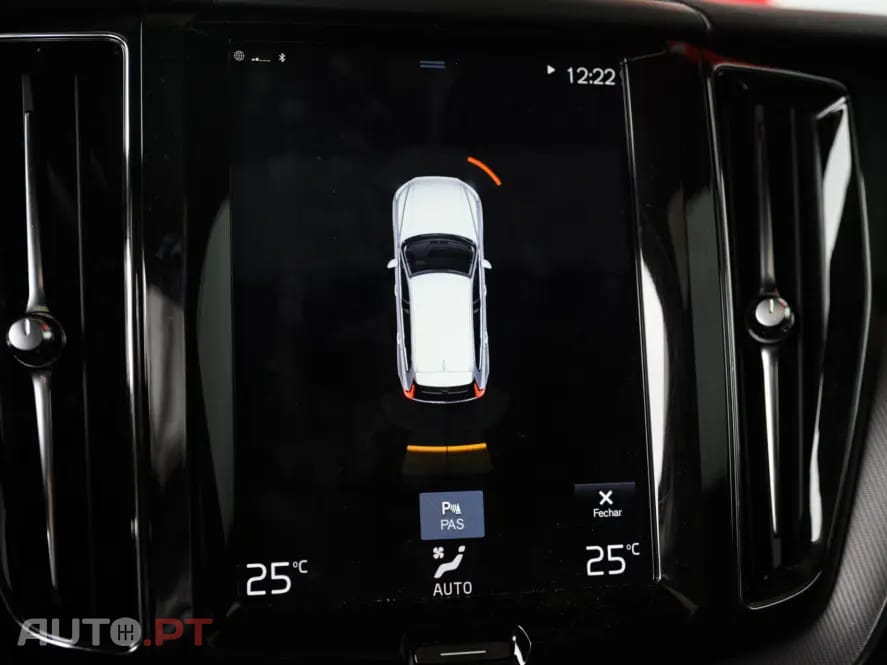 Volvo XC60 2.0 T8 PHEV R-Design AWD