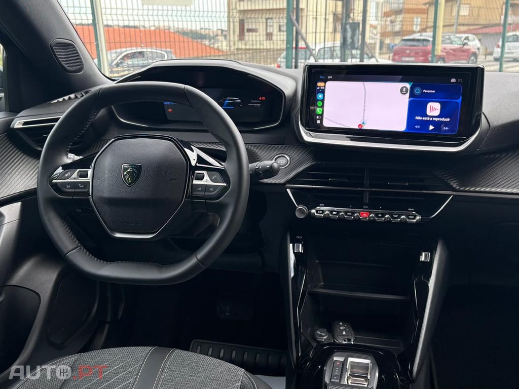 Peugeot E-2008 Allure 54kWH