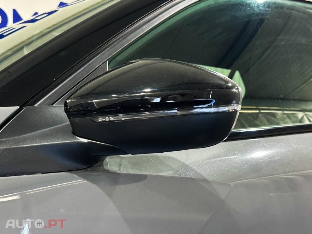Peugeot E-2008 54 kWh GT