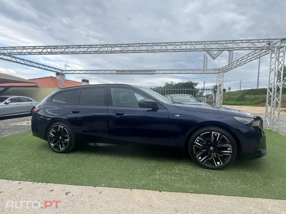 BMW i5 M60