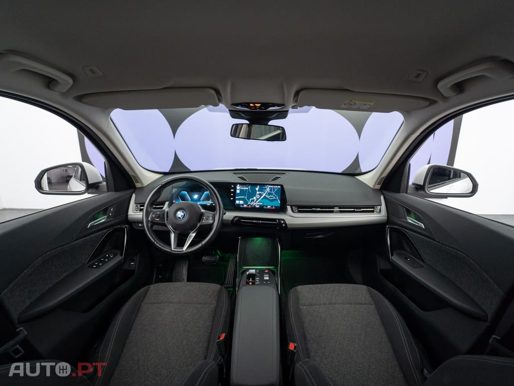 BMW iX1 xDrive30