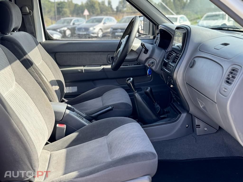 Nissan Pick Up 2.5 TD CD Look Navara
