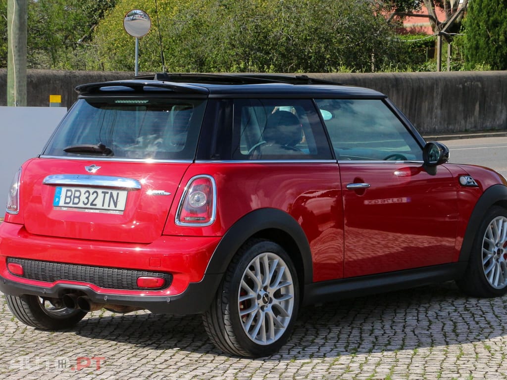 MINI Cooper John Cooper Works