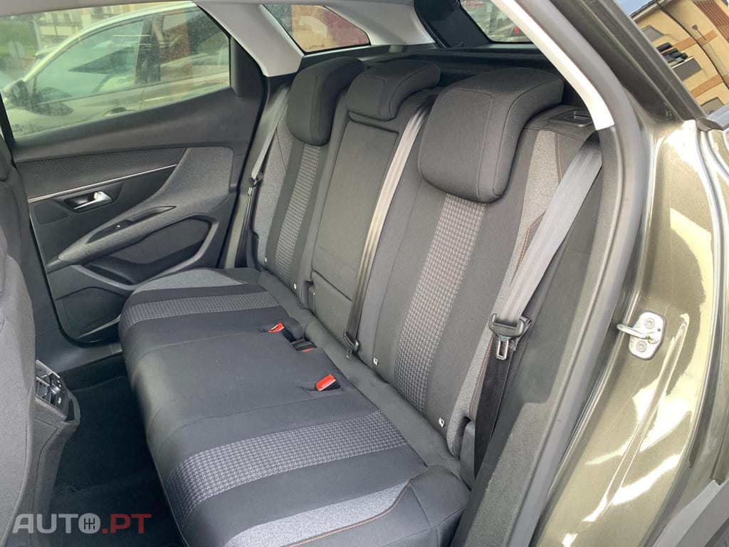 Peugeot 3008 1.5 BlueHDi Active