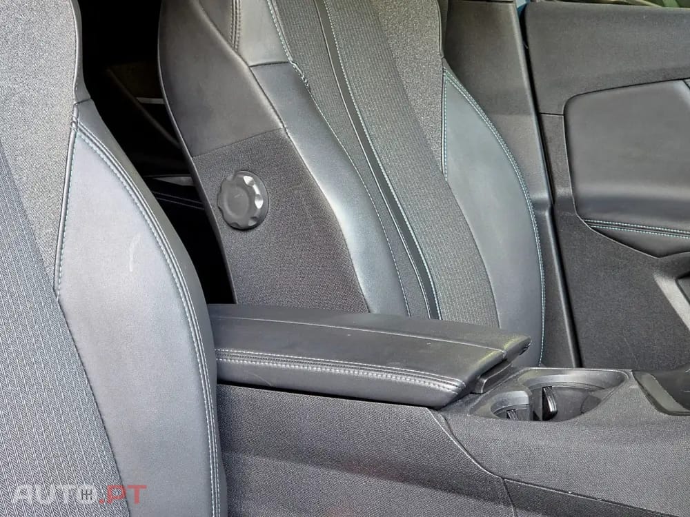 Peugeot 3008 1.6 Hybrid Allure e-EAT8