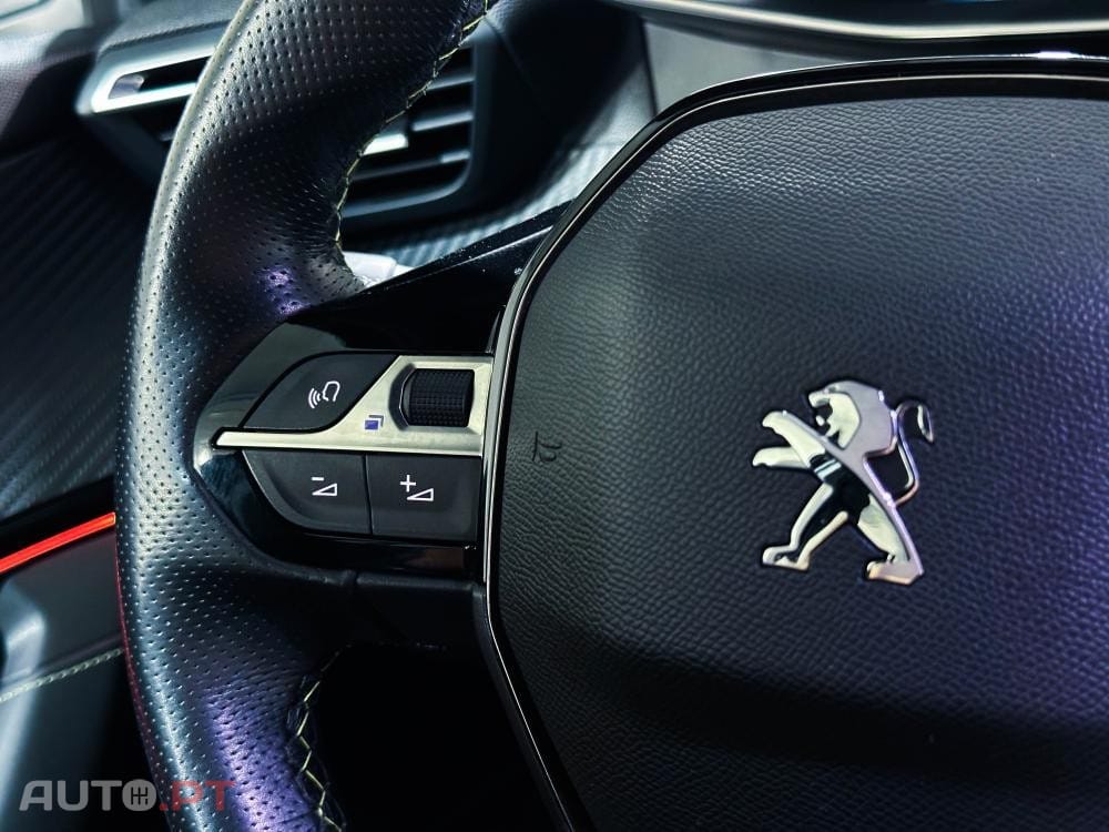 Peugeot E-2008 50 kWh GT