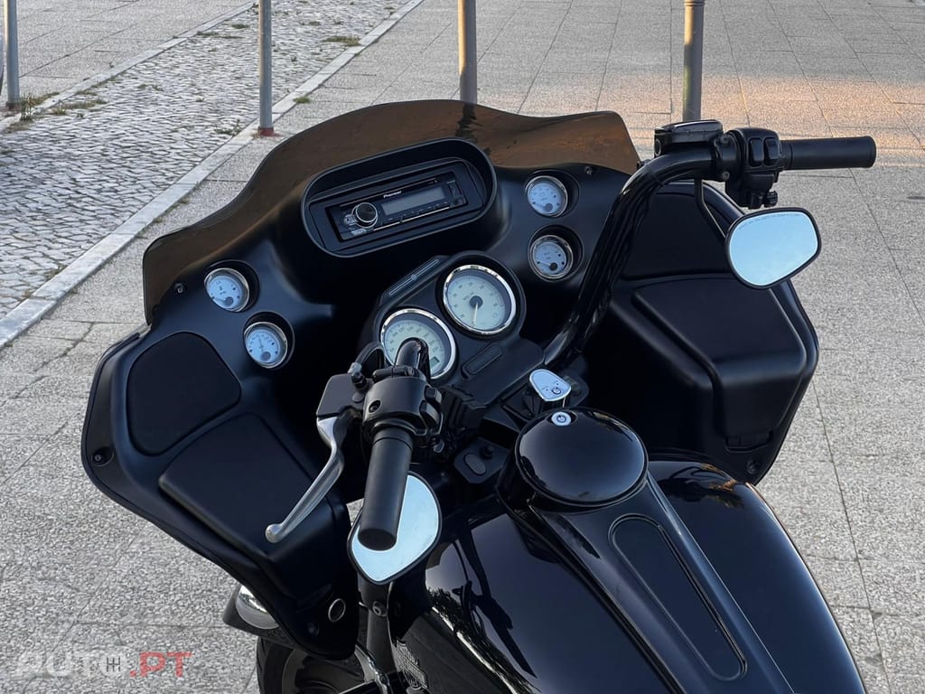 Harley Davidson Road road glade
