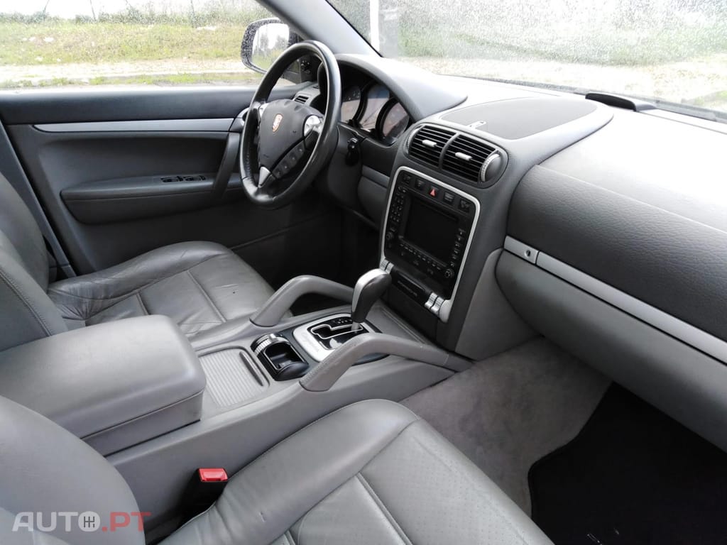 Porsche Cayenne V6
