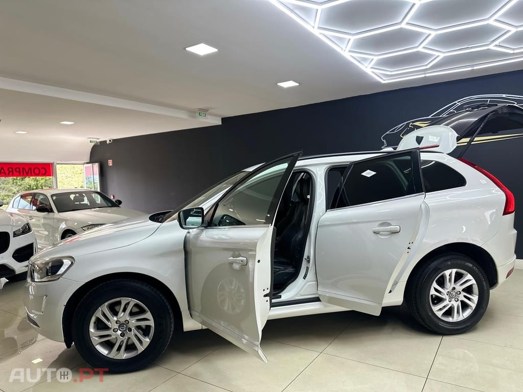 Volvo XC60 2.0 D4 R-Design Momentum