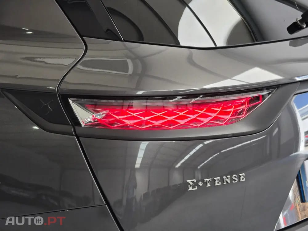 DS DS7 Crossback E-Tense Performance Line EAT8