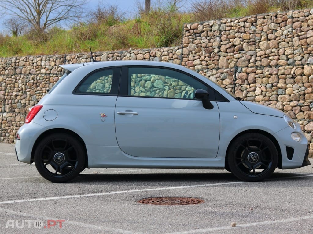 Abarth 595 1.4 T-Jet Competizione