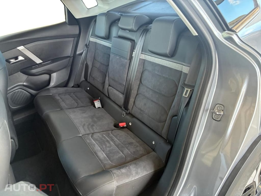 Citroen C4 X 1.2 PureTech Shine Pack EAT8