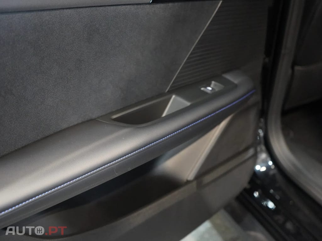 MG MG4 64 kWh Luxury