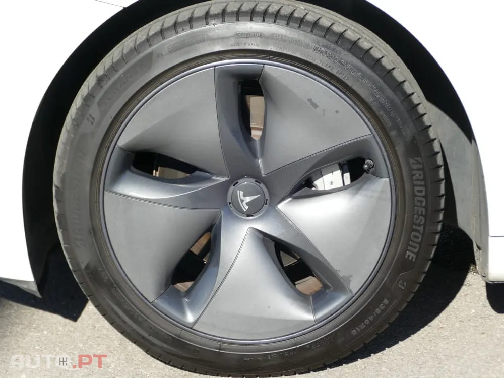 Tesla Model 3 Standard Range Plus RWD