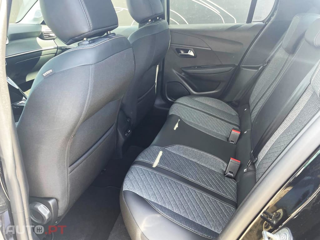 Peugeot 208 1.2 Hybrid Allure e-DCS6