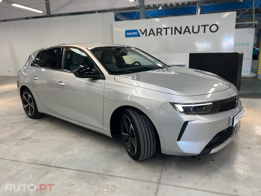 Opel Astra 1.2 T Elegance