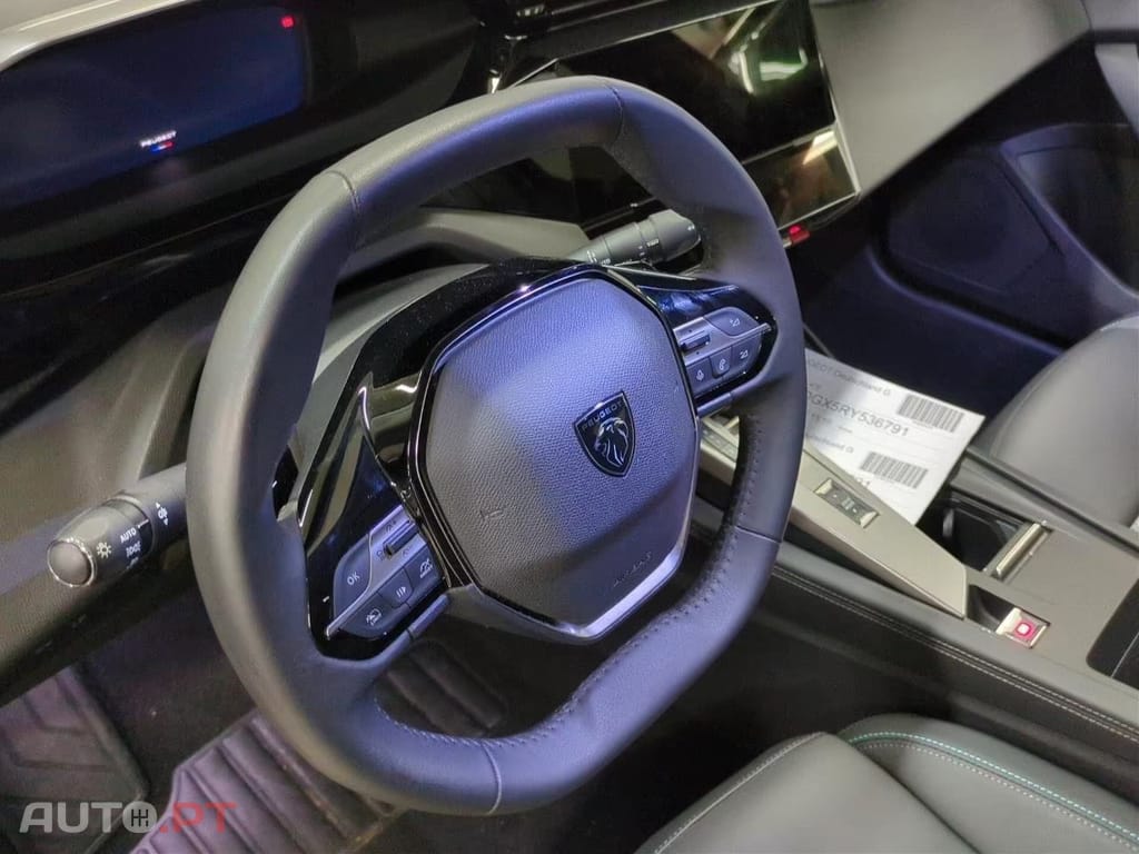 Peugeot 408 1.6 Hybrid Allure e-EAT8