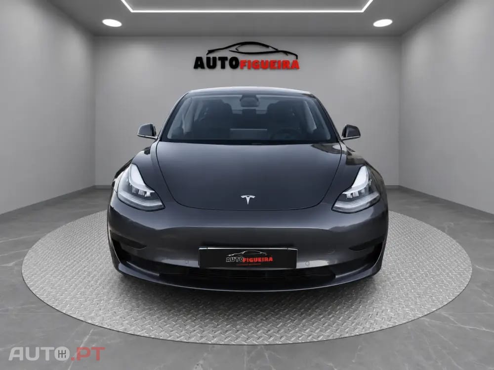 Tesla Model 3 Tração Traseira