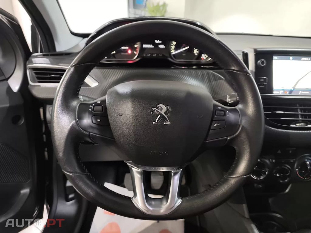 Peugeot 208 1.2 PureTech Signature