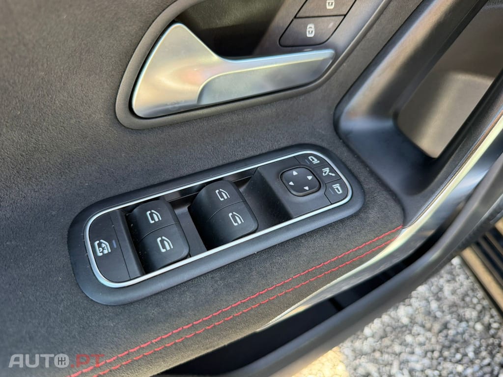 Mercedes-Benz A 35 AMG 4Matic Speedshift DCT 7G