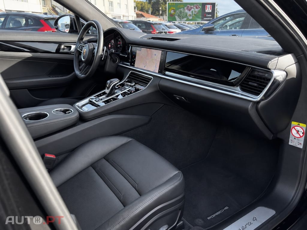 Porsche Panamera 4