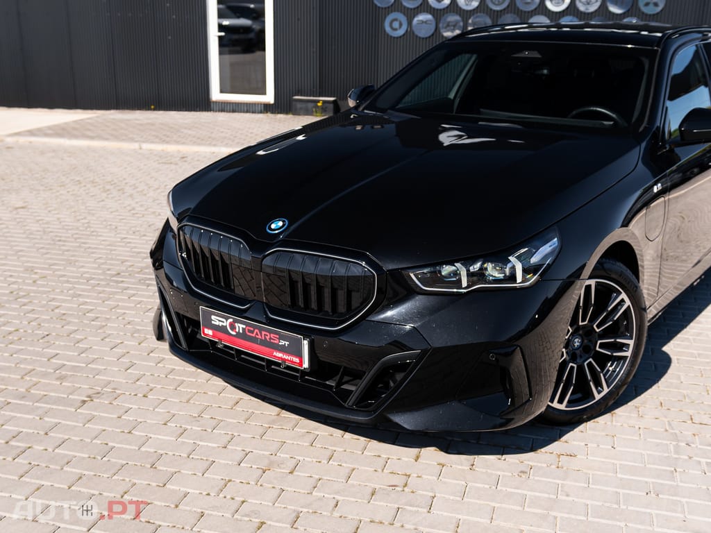 BMW 530 e Pack Desportivo M