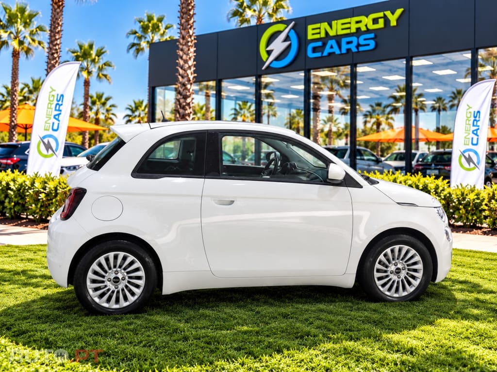 Fiat 500e Action