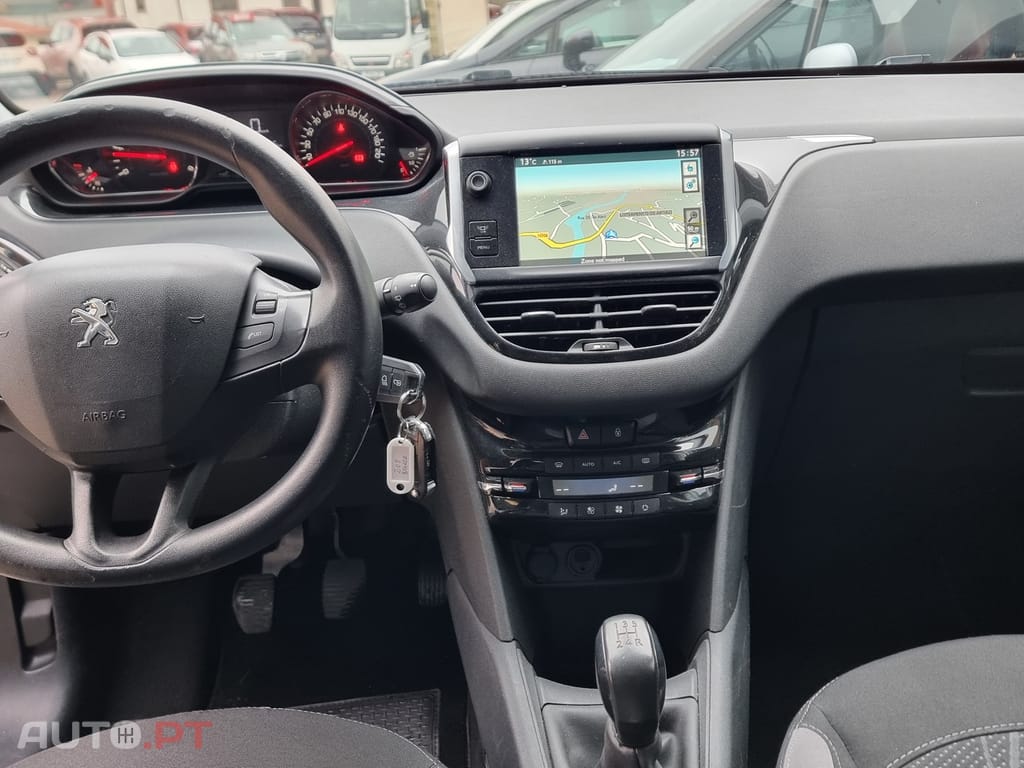 Peugeot 208 1.6 e-HDi Pack