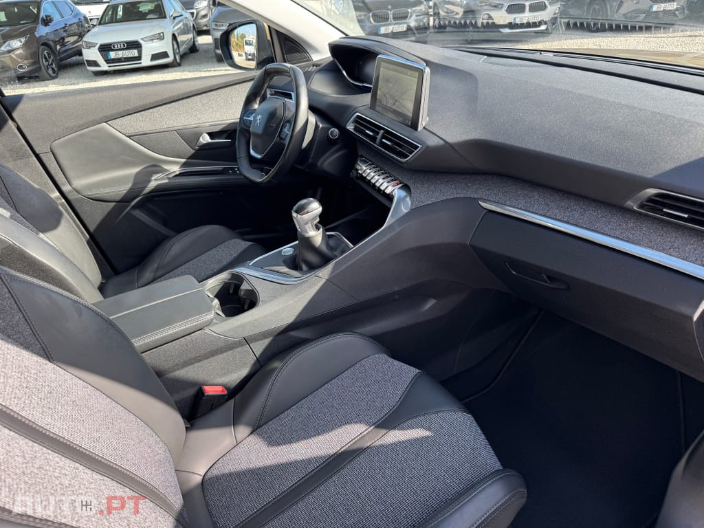 Peugeot 3008 1.2 PureTech Allure