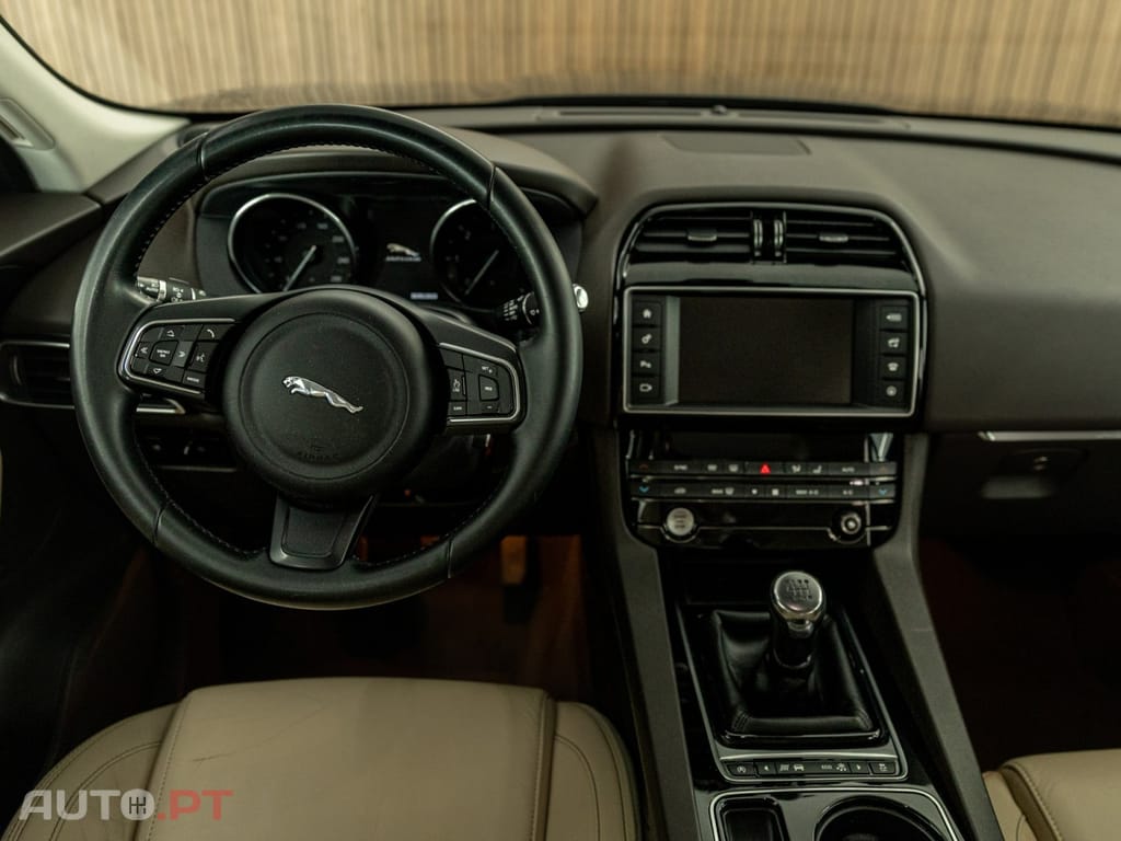 Jaguar F-Pace 2.0 i4D Portfolio