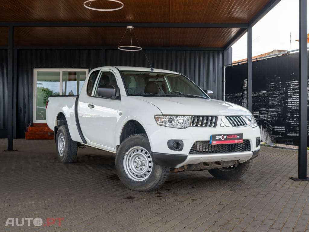 Mitsubishi L200 2.5 DI-D Club Intense 3L 4WD