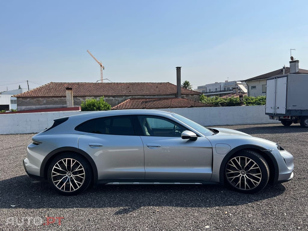 Porsche Taycan CT 4