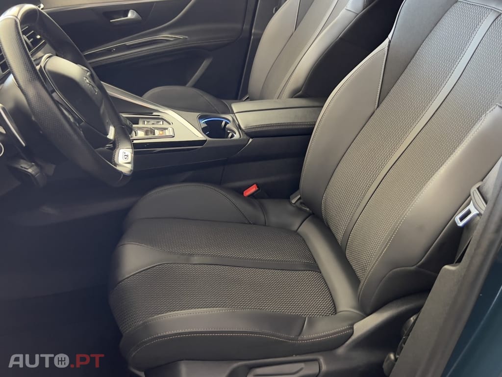 Peugeot 3008 1.2 PureTech GT EAT8