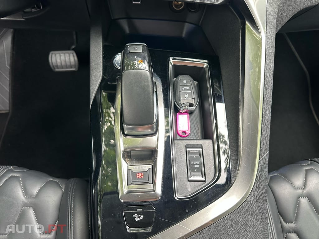 Peugeot 3008 1.6 Hybrid4 GT Pack e-EAT8
